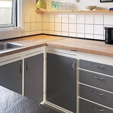 6 Person In Thyboron-by Traum