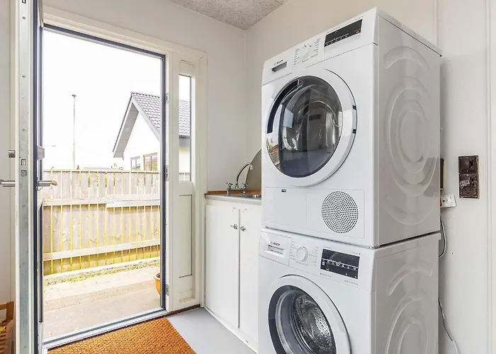 6 Person In Thyboron-by Traum *